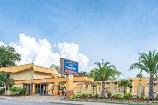Howard Johnson By Wyndham Historic Lake Charles Phòng bức ảnh