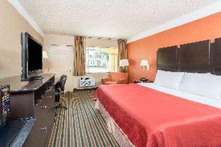 Howard Johnson By Wyndham Historic Lake Charles Phòng bức ảnh