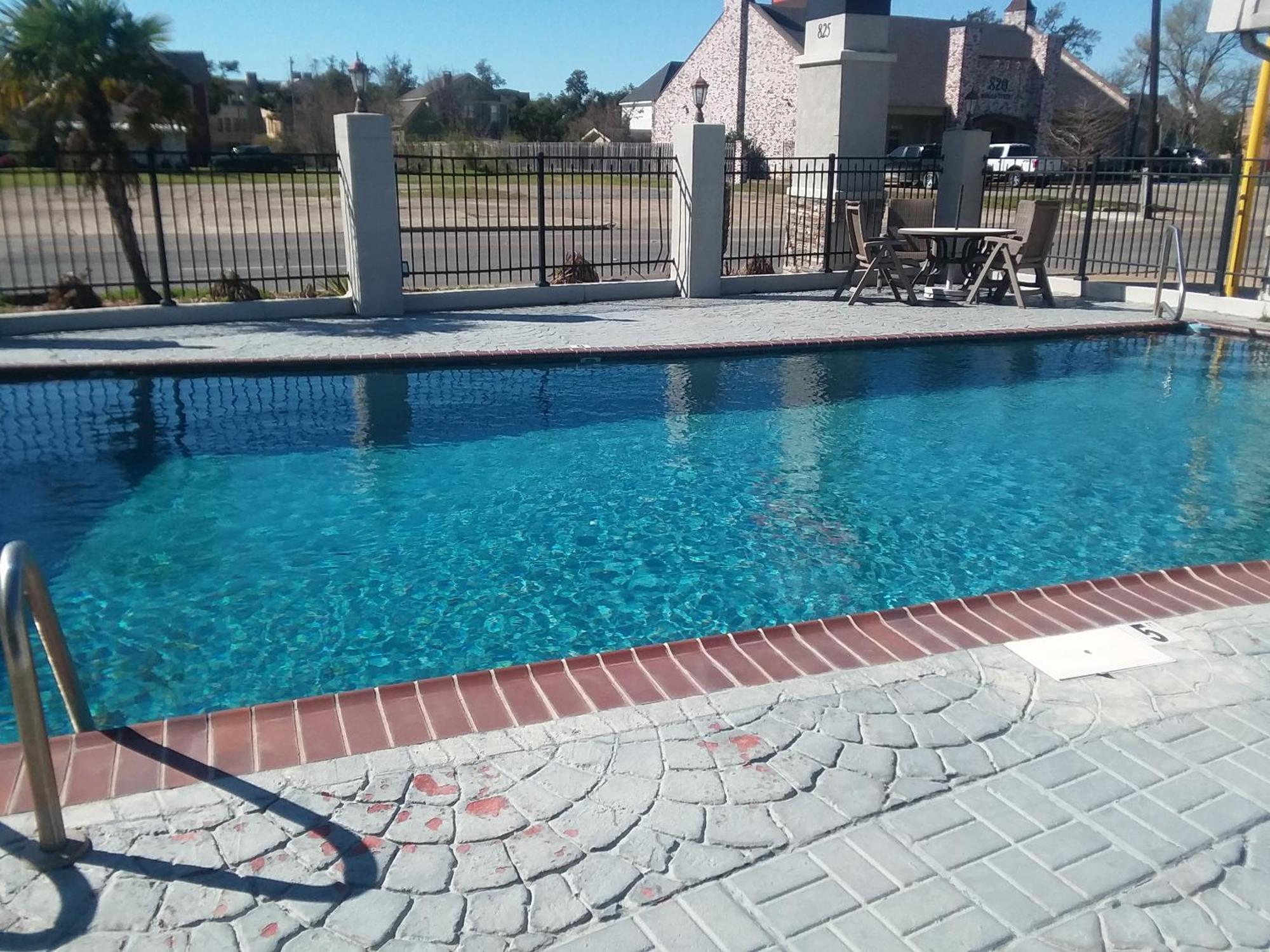 Howard Johnson By Wyndham Historic Lake Charles Ngoại thất bức ảnh
