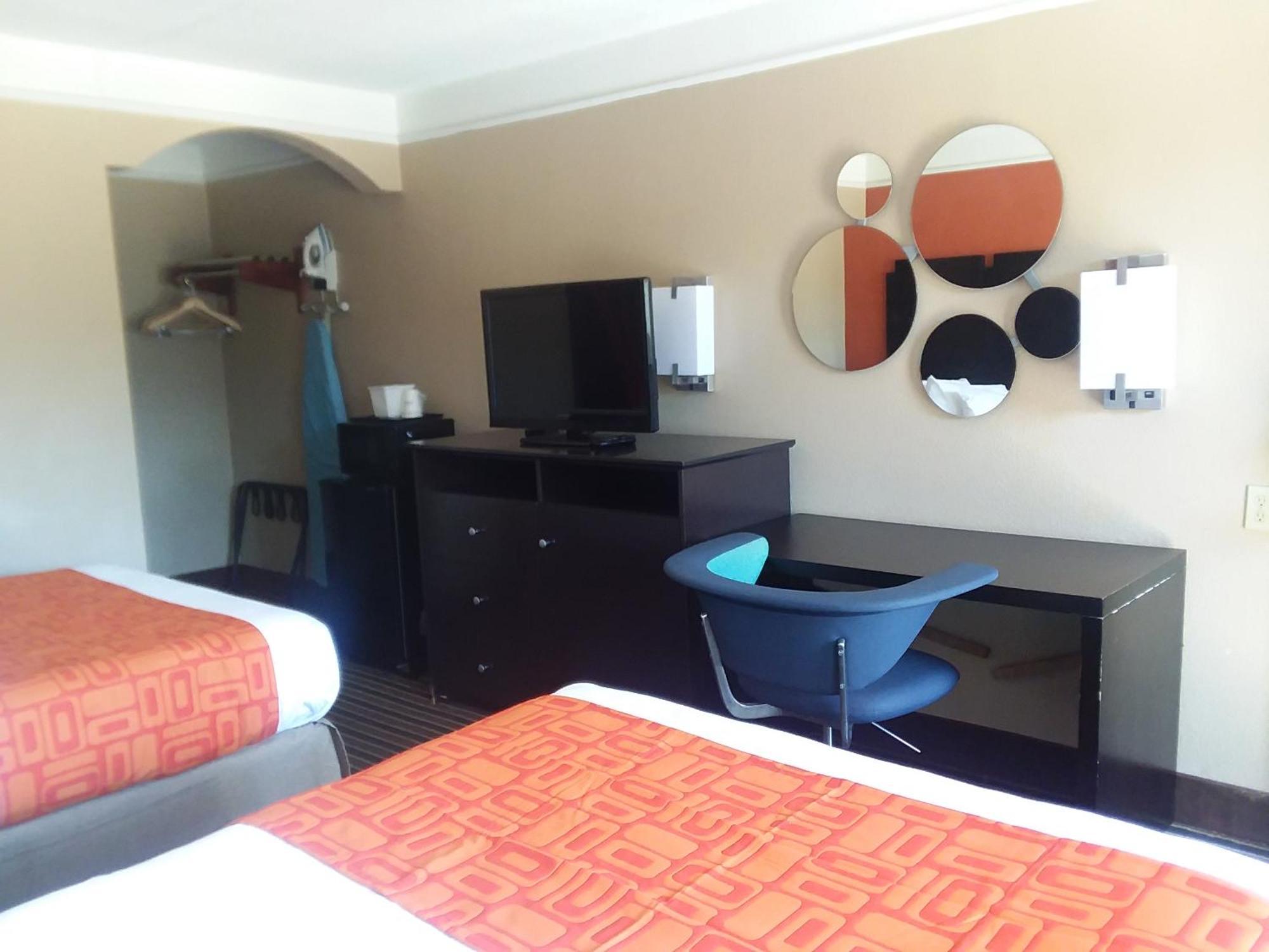 Howard Johnson By Wyndham Historic Lake Charles Ngoại thất bức ảnh