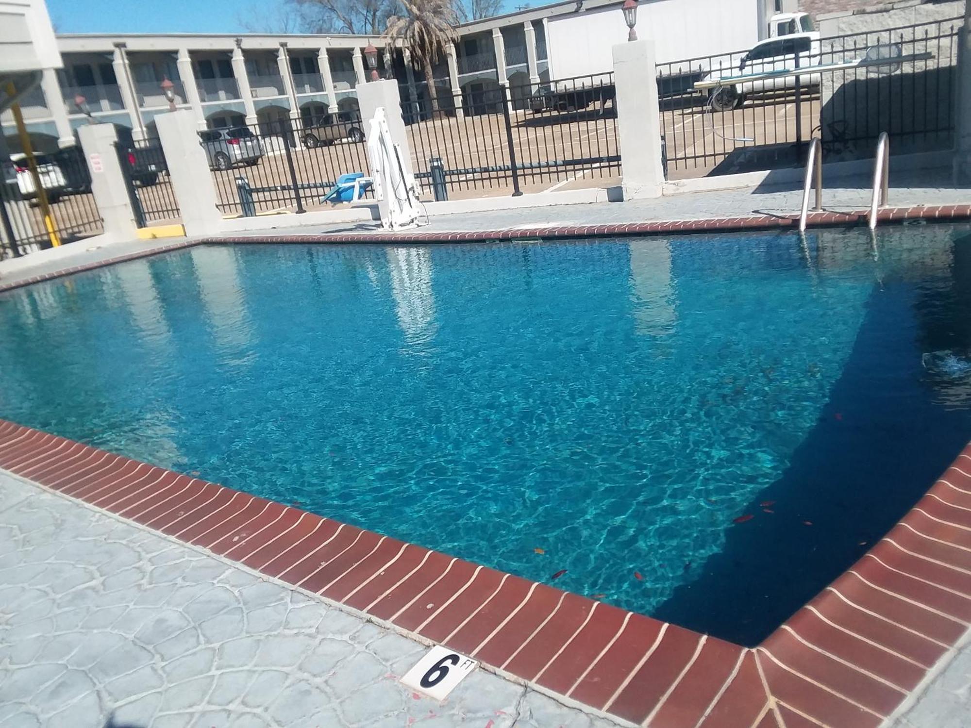 Howard Johnson By Wyndham Historic Lake Charles Ngoại thất bức ảnh