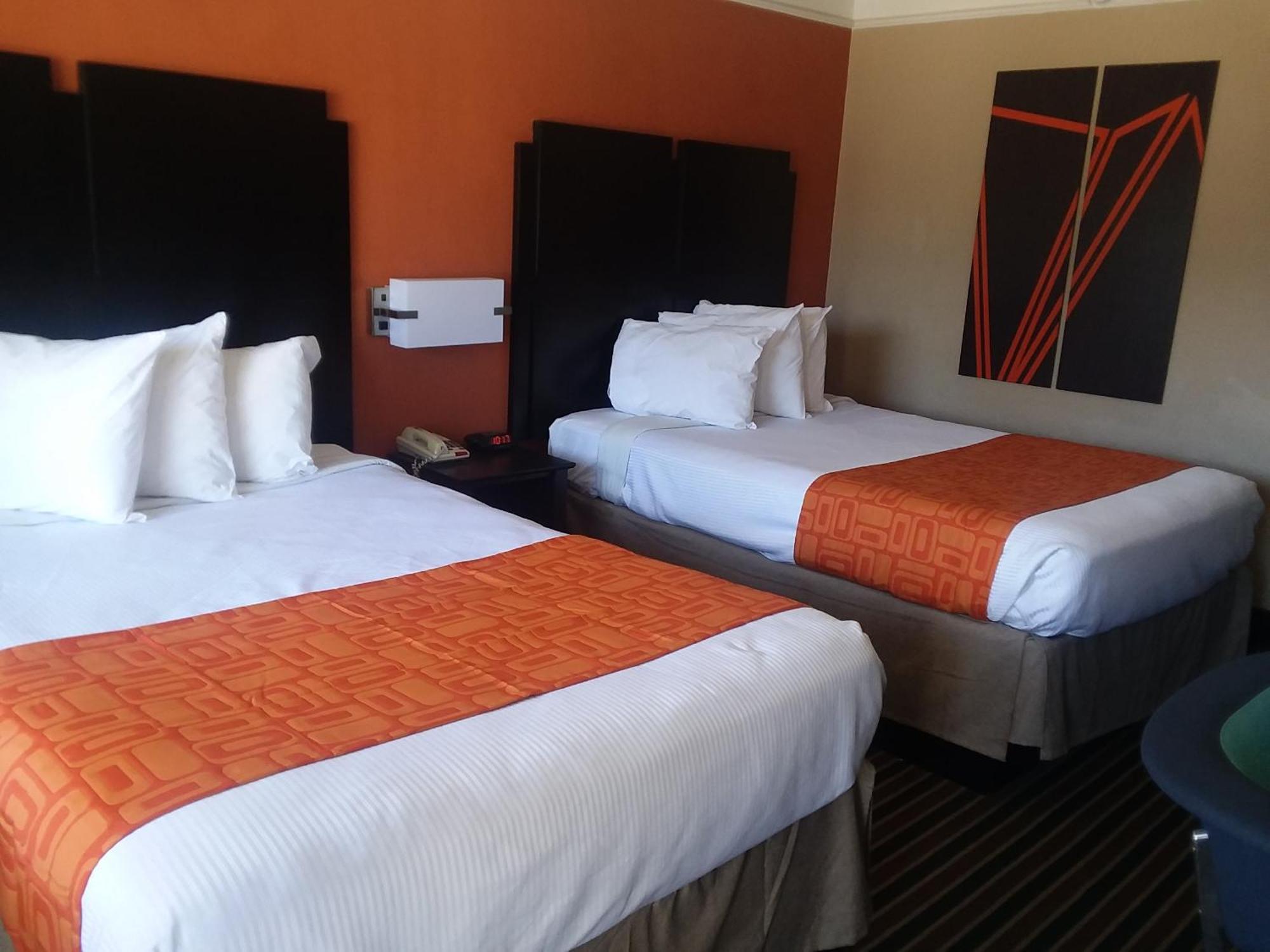 Howard Johnson By Wyndham Historic Lake Charles Ngoại thất bức ảnh